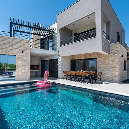 וילה Roca With Heated Pool And Sauna *