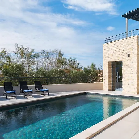 Roca With Heated Pool And Sauna Villa