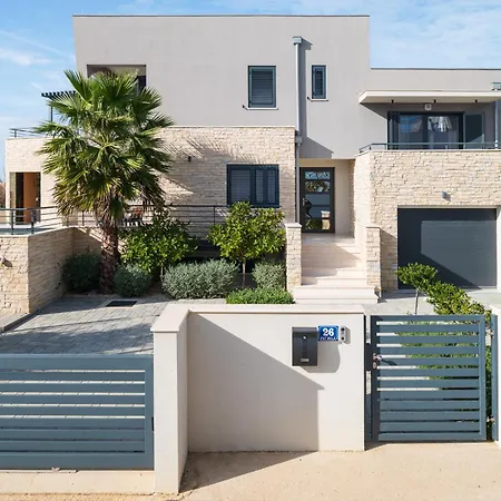 Roca With Heated Pool And Sauna Villa Privlaka (Zadar)