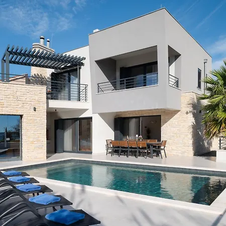 Roca With Heated Pool And Sauna Villa Privlaka (Zadar)