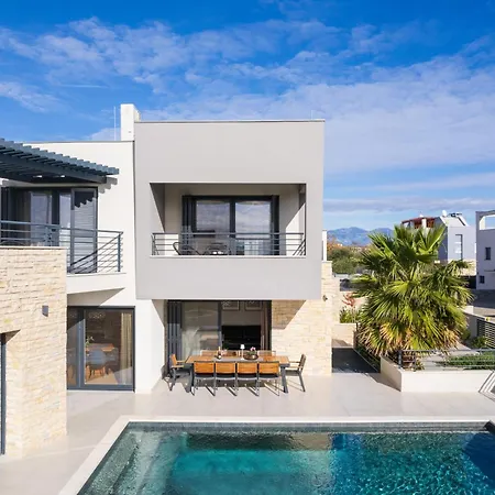 Roca With Heated Pool And Sauna