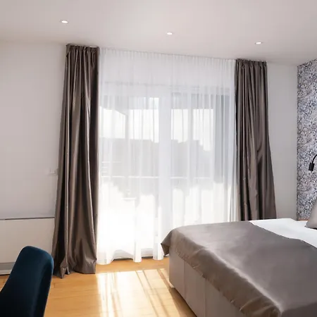 Roca With Heated Pool And Sauna וילה פריבלאקה