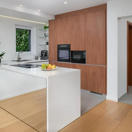 Roca With Heated Pool And Sauna