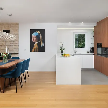 Roca With Heated Pool And Sauna * Privlaka (Zadar)