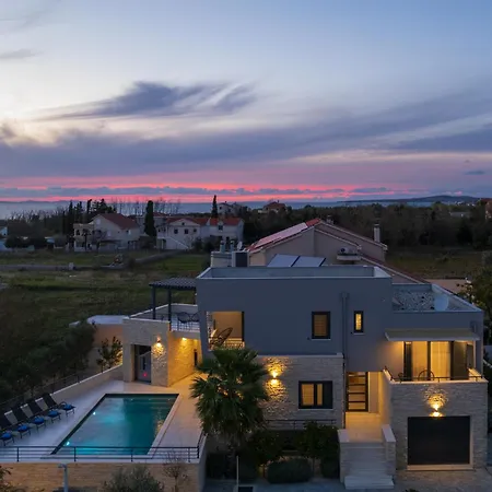 Roca With Heated Pool And Sauna *