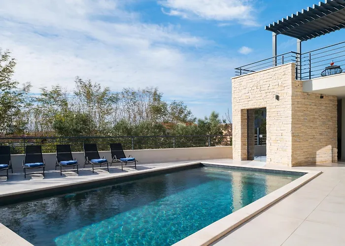 Roca With Heated Pool And Sauna Villa