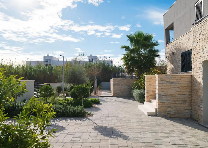 Roca With Heated Pool And Sauna Vila *