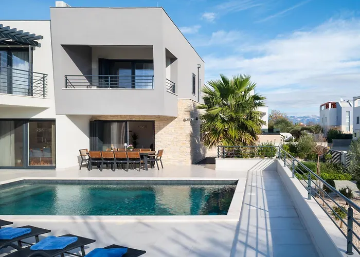 Roca With Heated Pool And Sauna