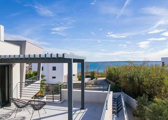 Vila Roca With Heated Pool And Sauna