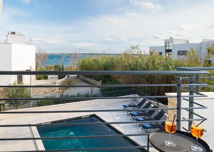 Roca With Heated Pool And Sauna Vila