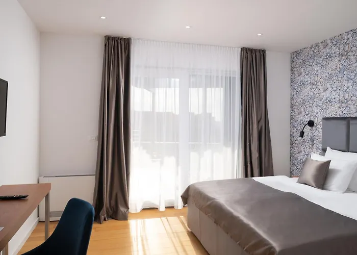 Roca With Heated Pool And Sauna Vila Privlaka (Zadar)