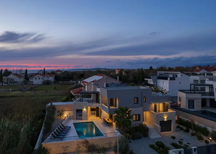 Roca With Heated Pool And Sauna