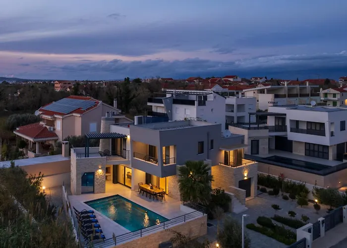Villa Roca With Heated Pool And Sauna
