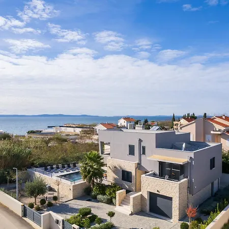 Roca With Heated Pool And Sauna