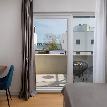 Roca With Heated Pool And Sauna Privlaka (Zadar)