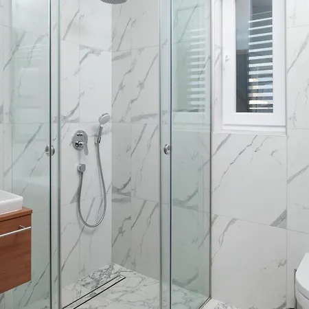 Roca With Heated Pool And Sauna プリヴラカ