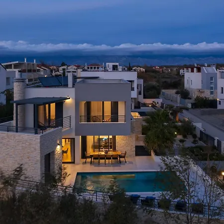 Roca With Heated Pool And Sauna * Privlaka (Zadar)
