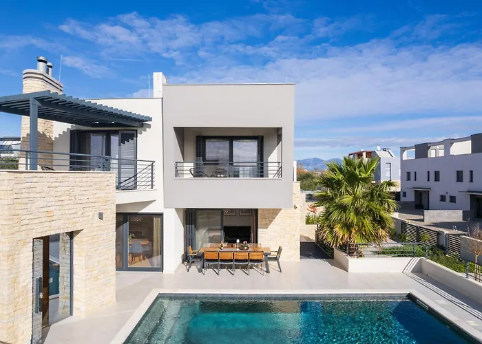 Roca With Heated Pool And Sauna