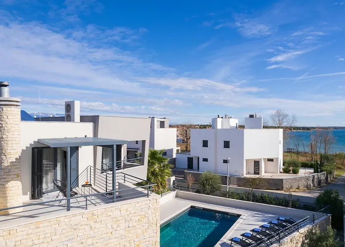 Roca With Heated Pool And Sauna