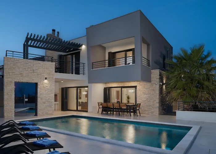 Roca With Heated Pool And Sauna Villa